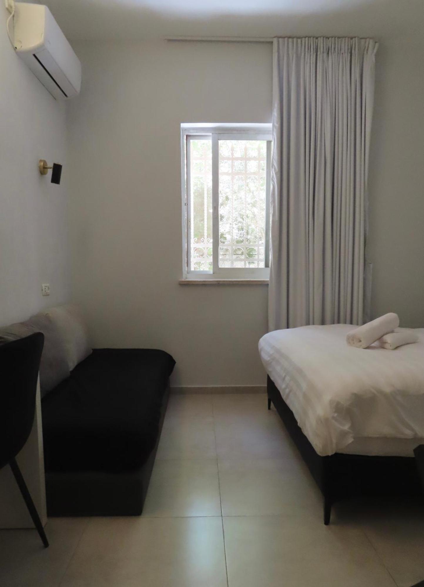 White Moon Inn القدس الغرفة الصورة